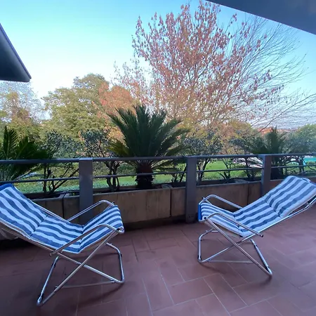 Family House With Free Parking, 450m From Beach Apartment