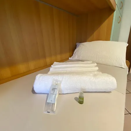 Family House With Free Parking, 450m From Beach * Lazise