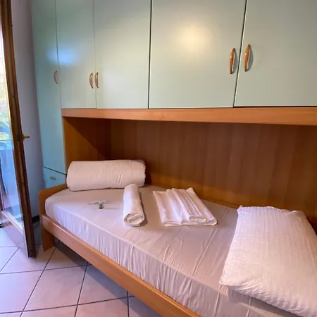 Family House With Free Parking, 450m From Beach Apartment Lazise