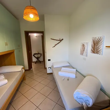 Apartment Family House With Free Parking, 450m From Beach *