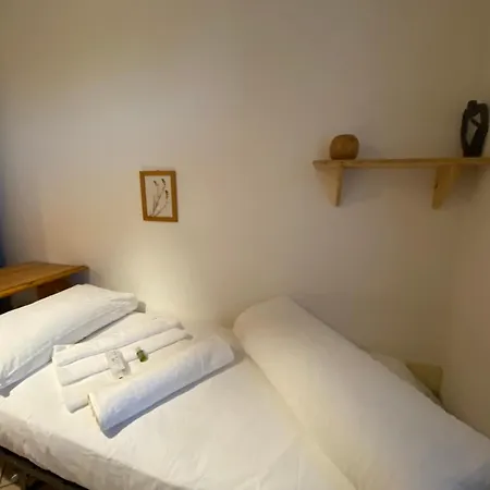 Family House With Free Parking, 450m From Beach Apartment *